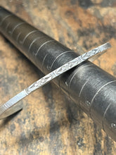 Load image into Gallery viewer, Simplicity Cuff