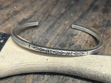 Load image into Gallery viewer, Simplicity Cuff