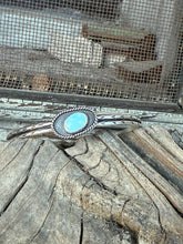 Load image into Gallery viewer, Silver Song Cuff