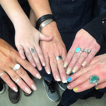 Load image into Gallery viewer, Different Rings on hands