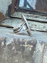 Load image into Gallery viewer, Focal Point Ring
