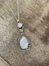 Load image into Gallery viewer, Pearl &amp; Shine Necklace
